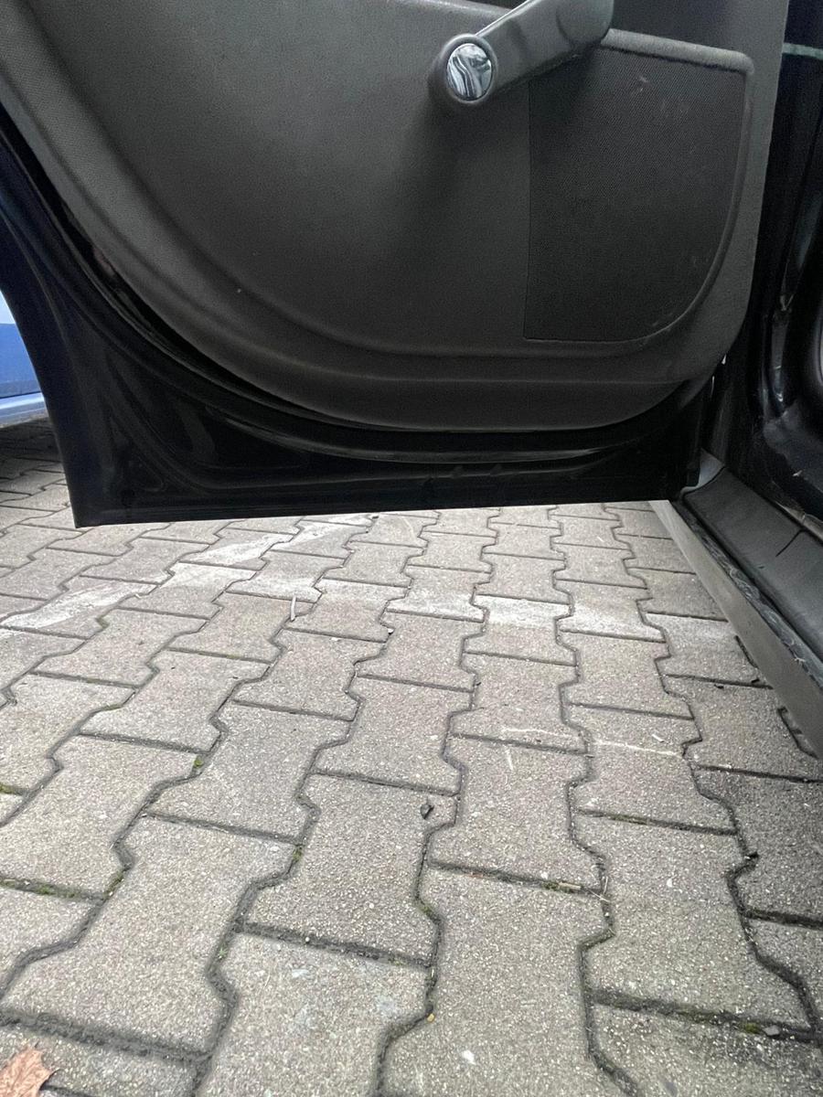 Audi A2 8Z original Tür hinten links LY9B Brilliantschwarz BJ01